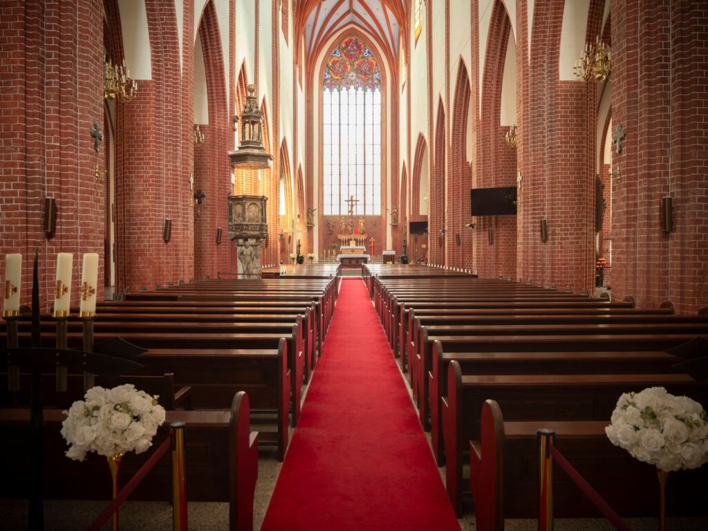 Muzyka filmowa na ślubie kościelnym i cywilnym – najpiękniejsze utwory ze znanych soundtracków